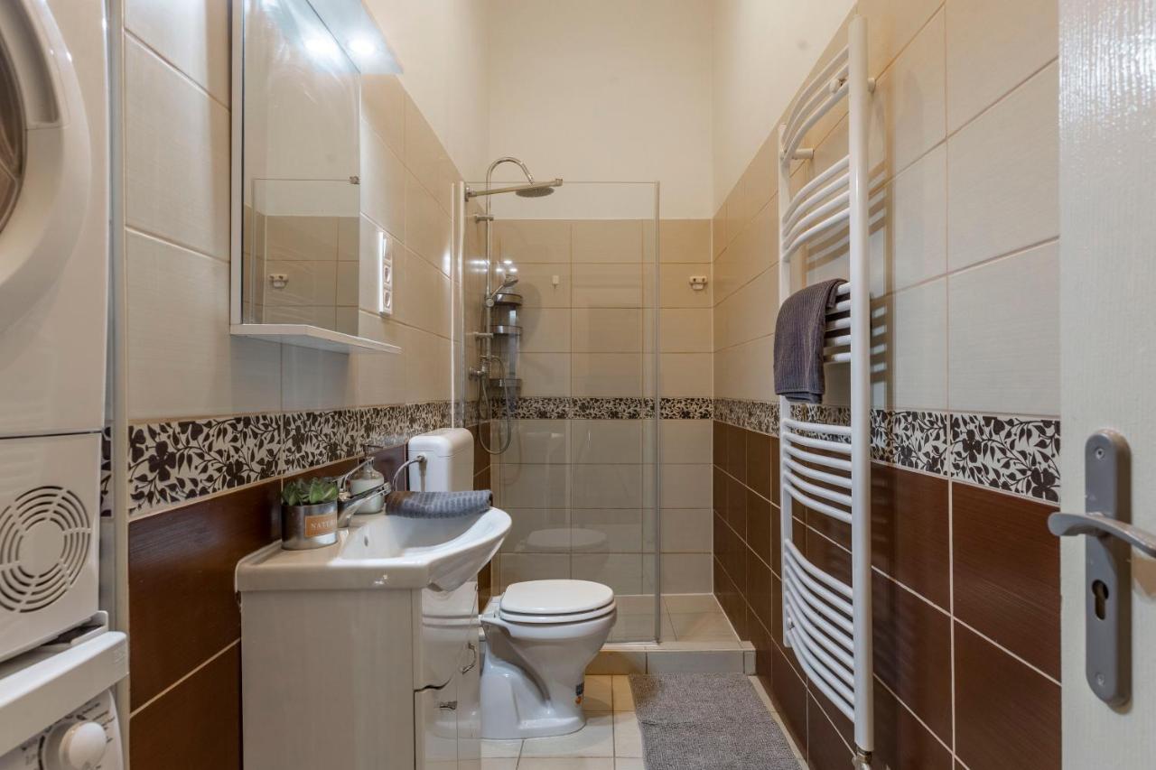 Cozy & Pleasant Homes In The Heart Of Budapesta Exterior foto