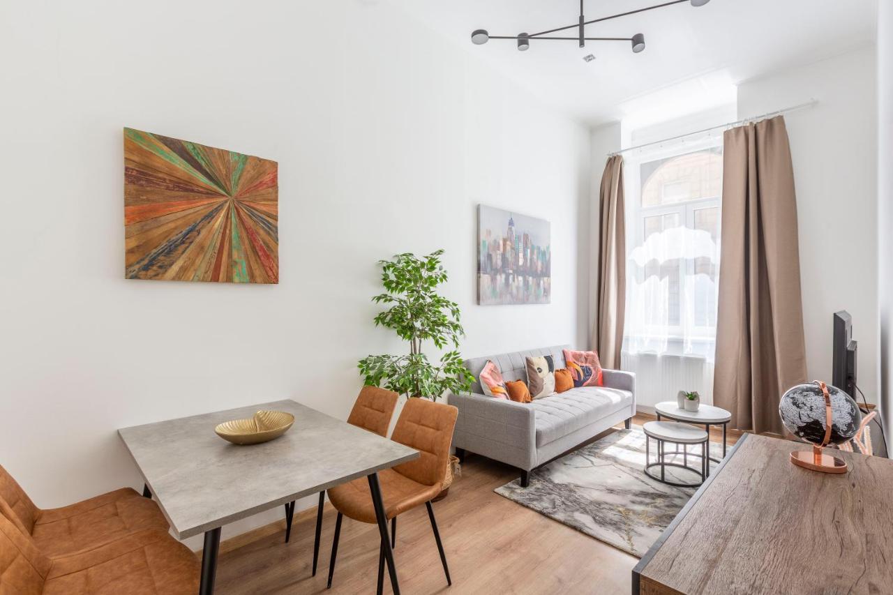 Cozy & Pleasant Homes In The Heart Of Budapesta Exterior foto
